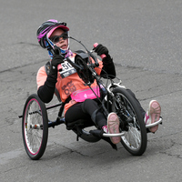 Atleta con discapacidad superando sus límites