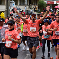 Corredores con amigos y en la media maratón de Bogotá 2023