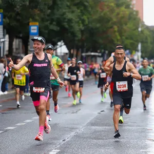 Head Coach adidas running en la mmB 2024