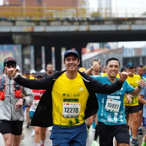 Grupo de amigos carrera de maratón