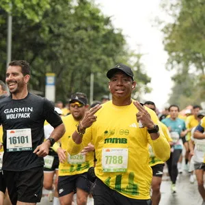 Unidos corriendo carrera 21k