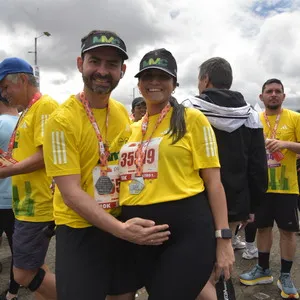 Mujer enbarazada despues de terminar carrera