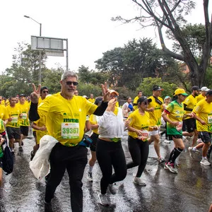 Hombre viendo a cámara en la mmB 2024