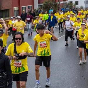 Atletas jóvenes en la mmB