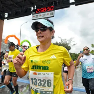 Señora termina recorrido en 2 horas 21 K