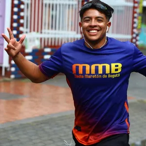 Joven participa en recorrido de 21 K