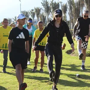 Chica entrenando para la media maraton de bogotá 2025