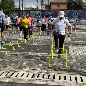 Hombre practicando paso para carrera