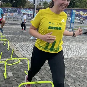 Mujer practicando correr