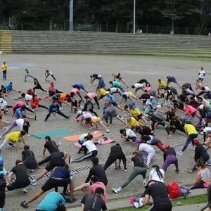 550 personas entrenando