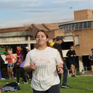 Mujer en entrenamiento mmB