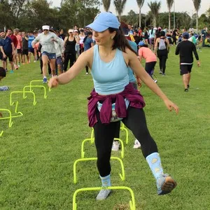 Mujer preparándose para los primeros 10 K