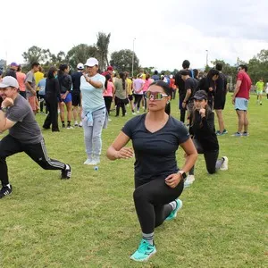 Mujer llena de enfoque