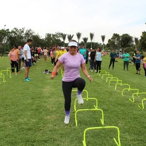 Mujer saltando