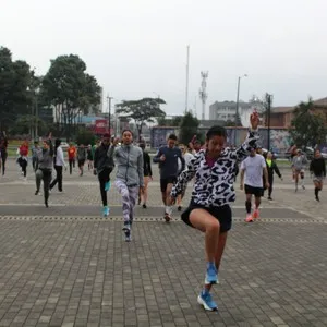 cuantos carriles tiene una pista de atletismo