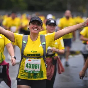 Alteta conquistando la carrera de ruta