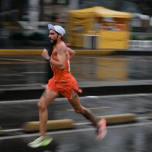 Jesus runner corriendo la carrera de ruta