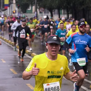 Atletas en carrera hoy Bogotá