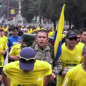 Militar conquistando su carrera atletica