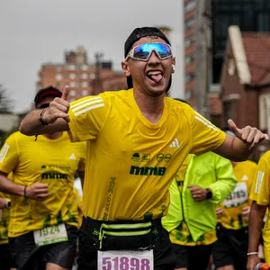 Jovén corriendo carrera atletica hoy en bogota