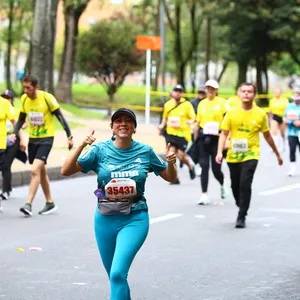 Atleta corriendo con estilo la mmB 2024