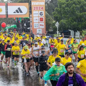 Apoyo del grupo Easy Jumbo y Metro en el recorrido