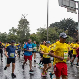 Varios atletas sudando en los 10 K