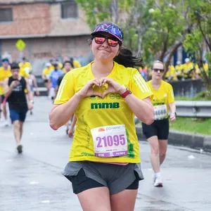 Joven participa en recorrido de 21 K